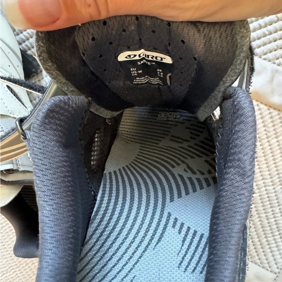 Giro Sante |  Lightly Used Women's Cycling Shoes  |  EU Size 39  |  US Size 7.5 - Picture 7 of 9